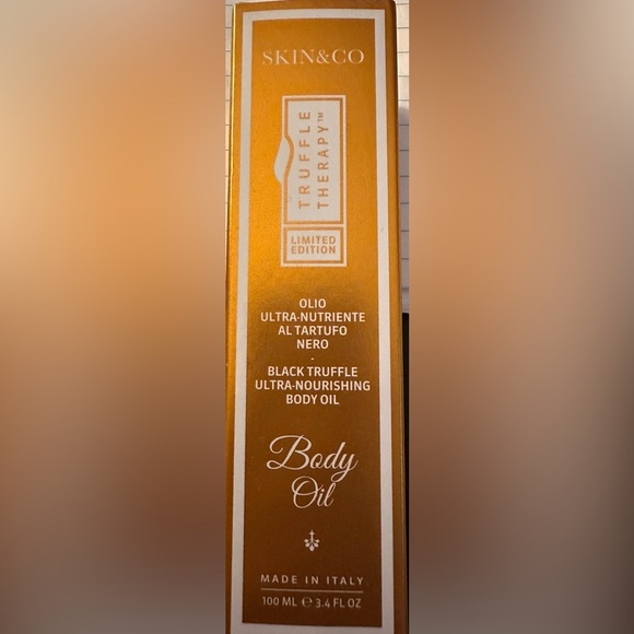 NIB SKIN&CO Roma Truffle Therapy Body Oil, 3.4 Fl Oz - Picture 2 of 7